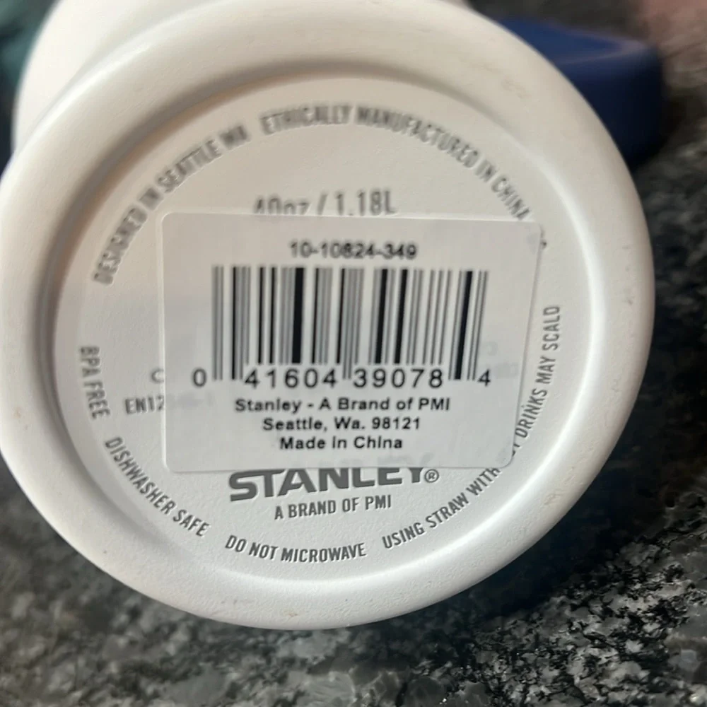 🆕StanleyThe FlowState Quencher H2.0 Tumbler 40 oz::All Day Hydration::Geo Shape - Picture 5 of 6